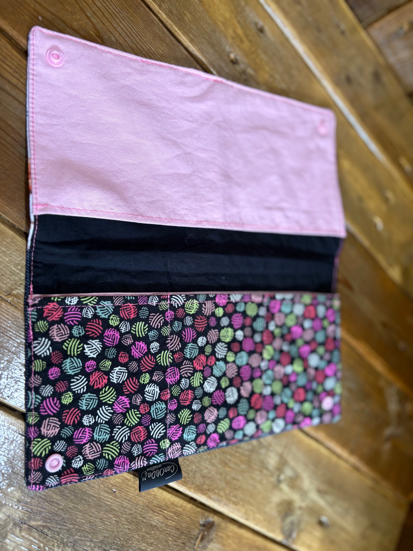 Protège carnet chat/intérieur rose et balle laine