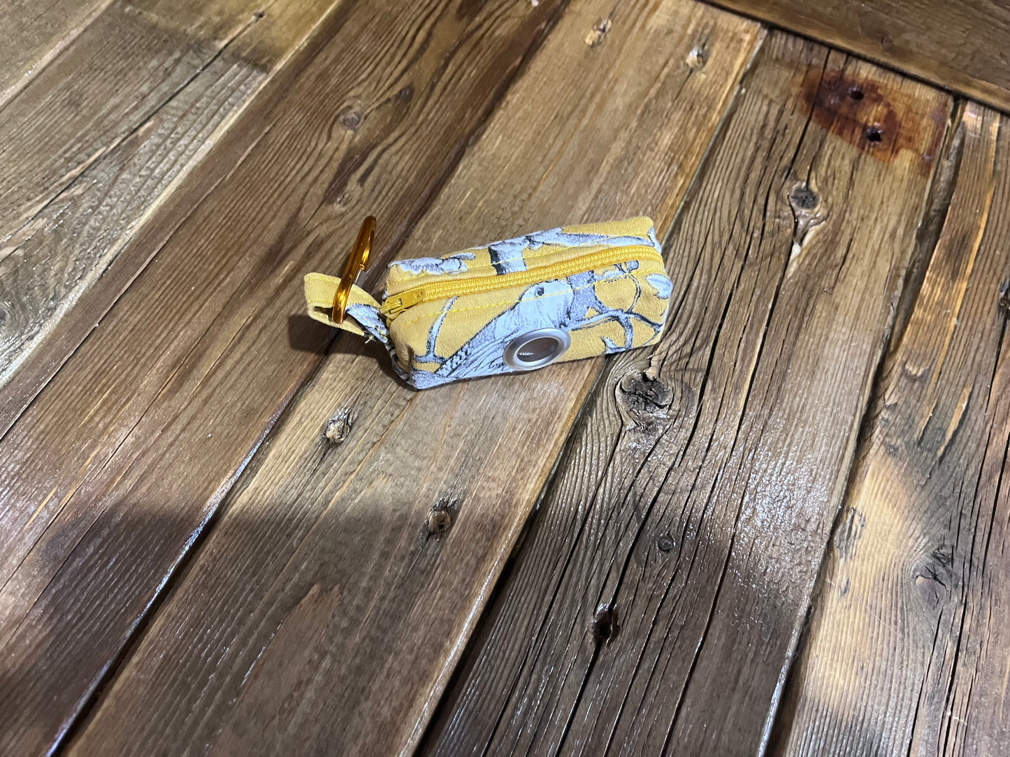 Distributeur sac de ramassage - Fleur jaune