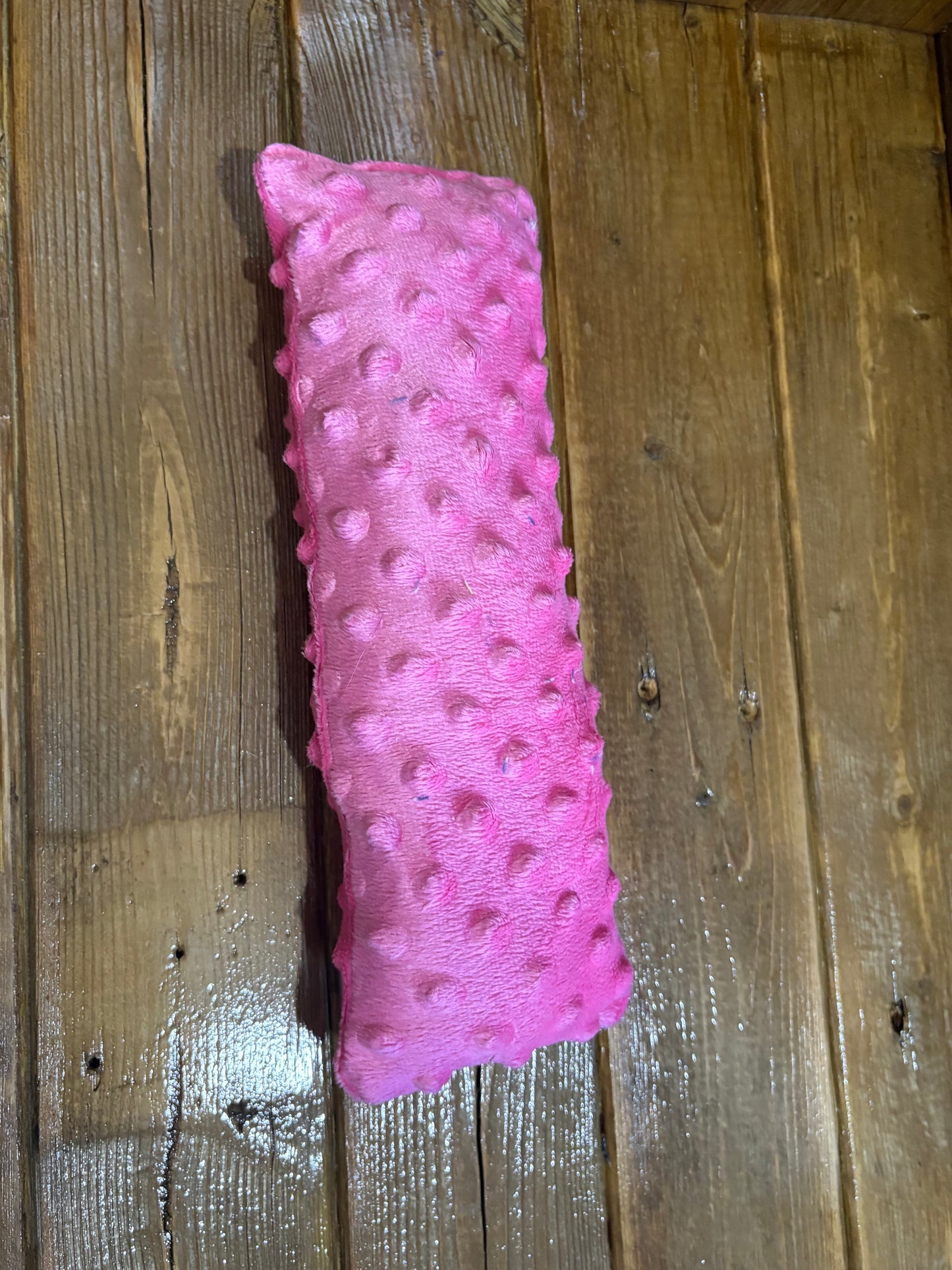 Jouet coussin avec herbe à chat motif rose
