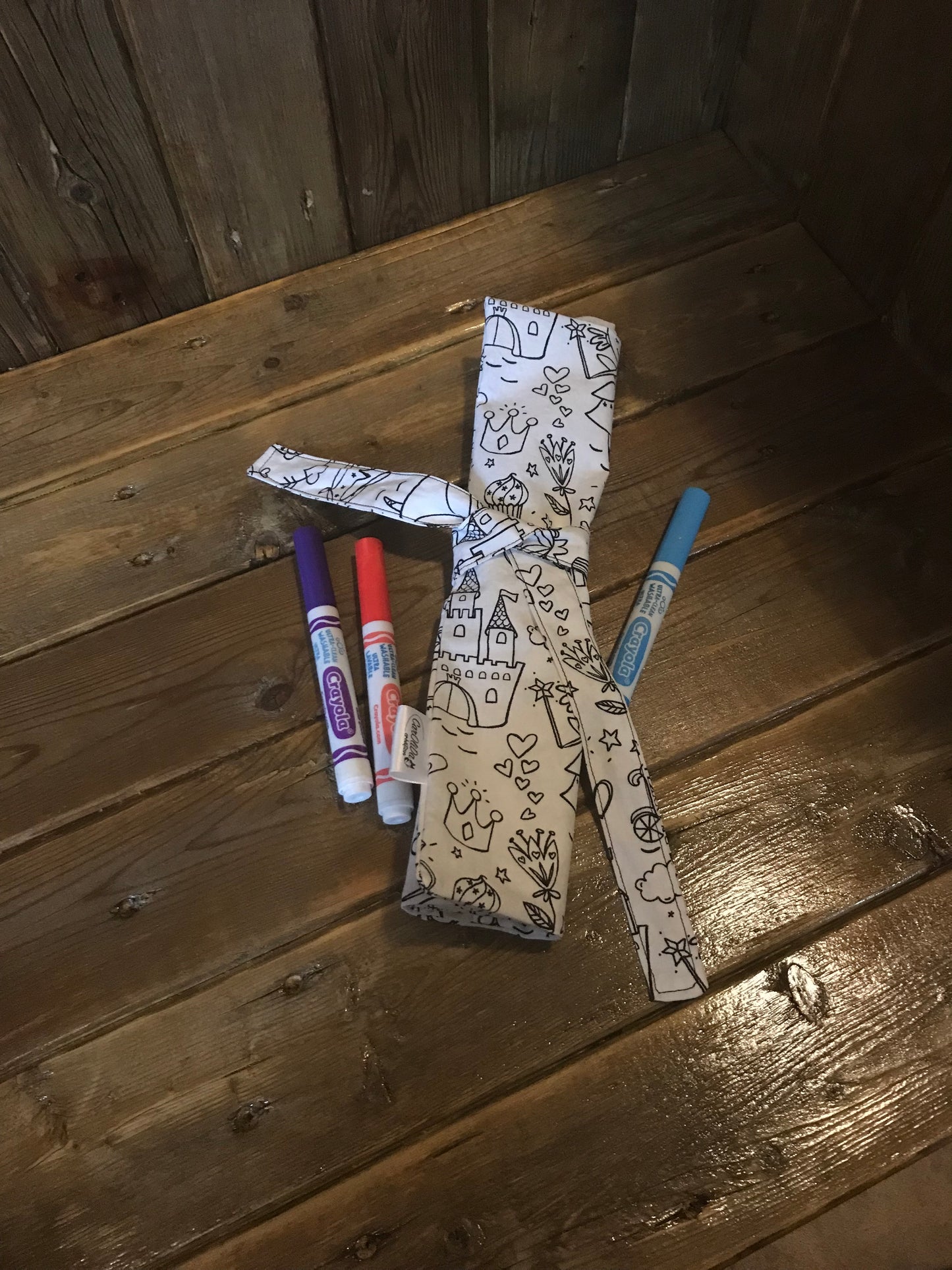 Napperon avec pochette, à colorier