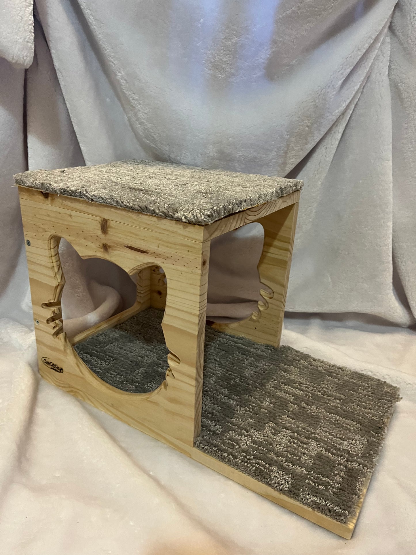 Maison murale pour chat