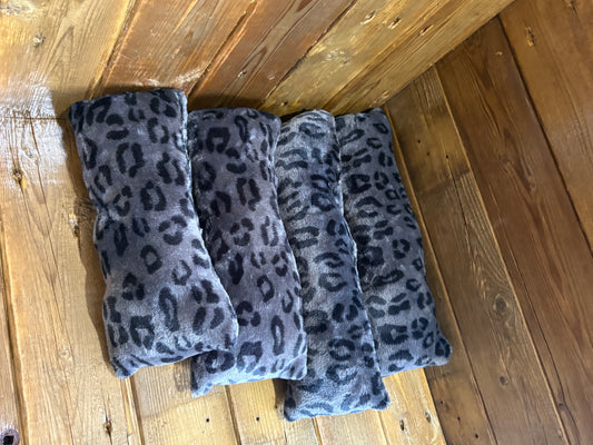 Jouet coussin avec herbe à chat motif léopard