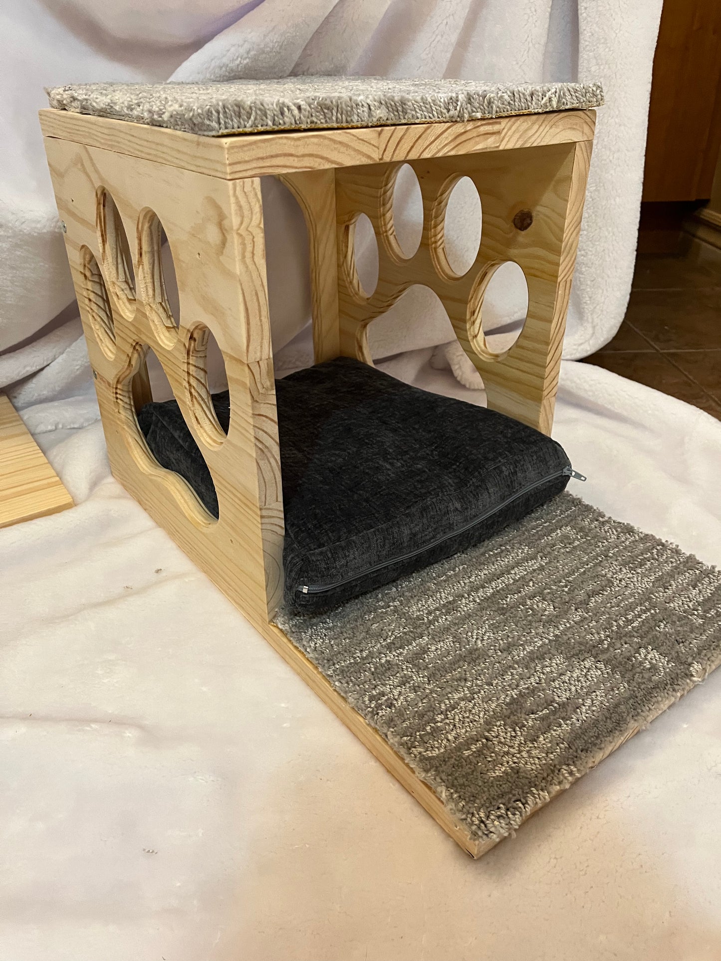 Maison murale pour chat