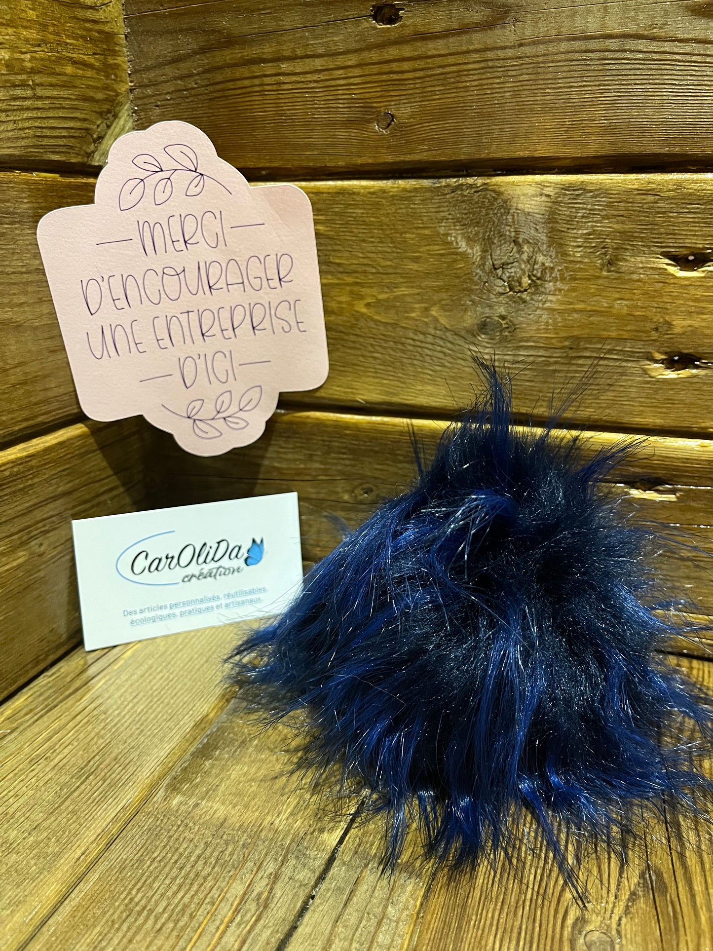 Raccoon faux fur pompom - Dark blue